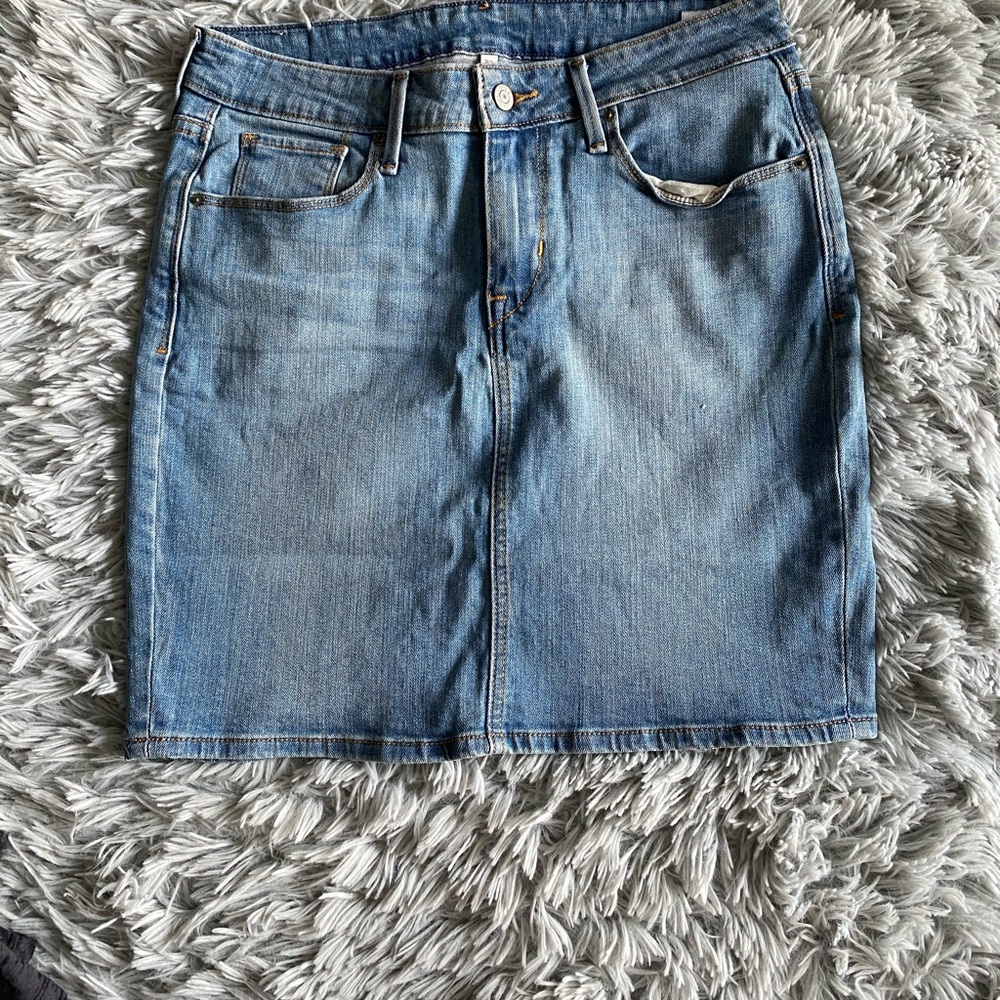 🔥LEVIS JEAN SKIRT🔥